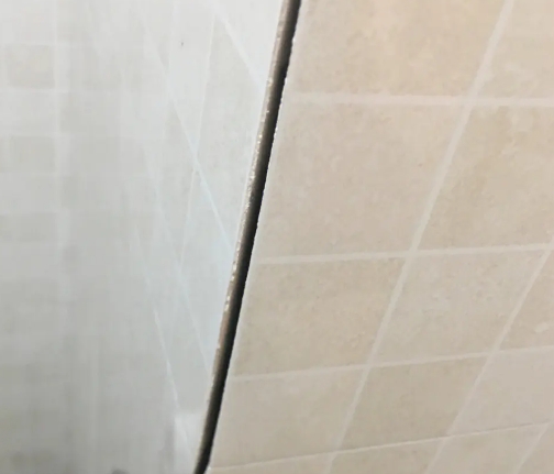 定安瓷砖空鼓维修公司分享阳台瓷砖脱落的修复过程可以分为以下几个步骤