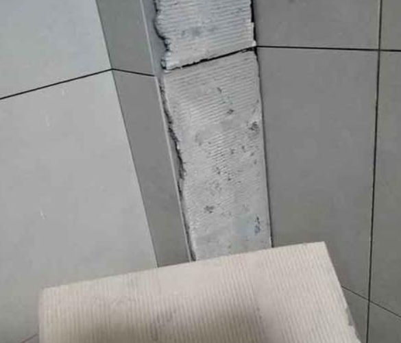 定安瓷砖空鼓维修公司分享下厨房瓷砖脱落的补救措施。